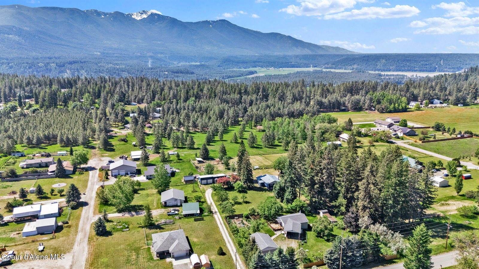 2114 Roosevelt Road, Moyie Springs, ID 83845