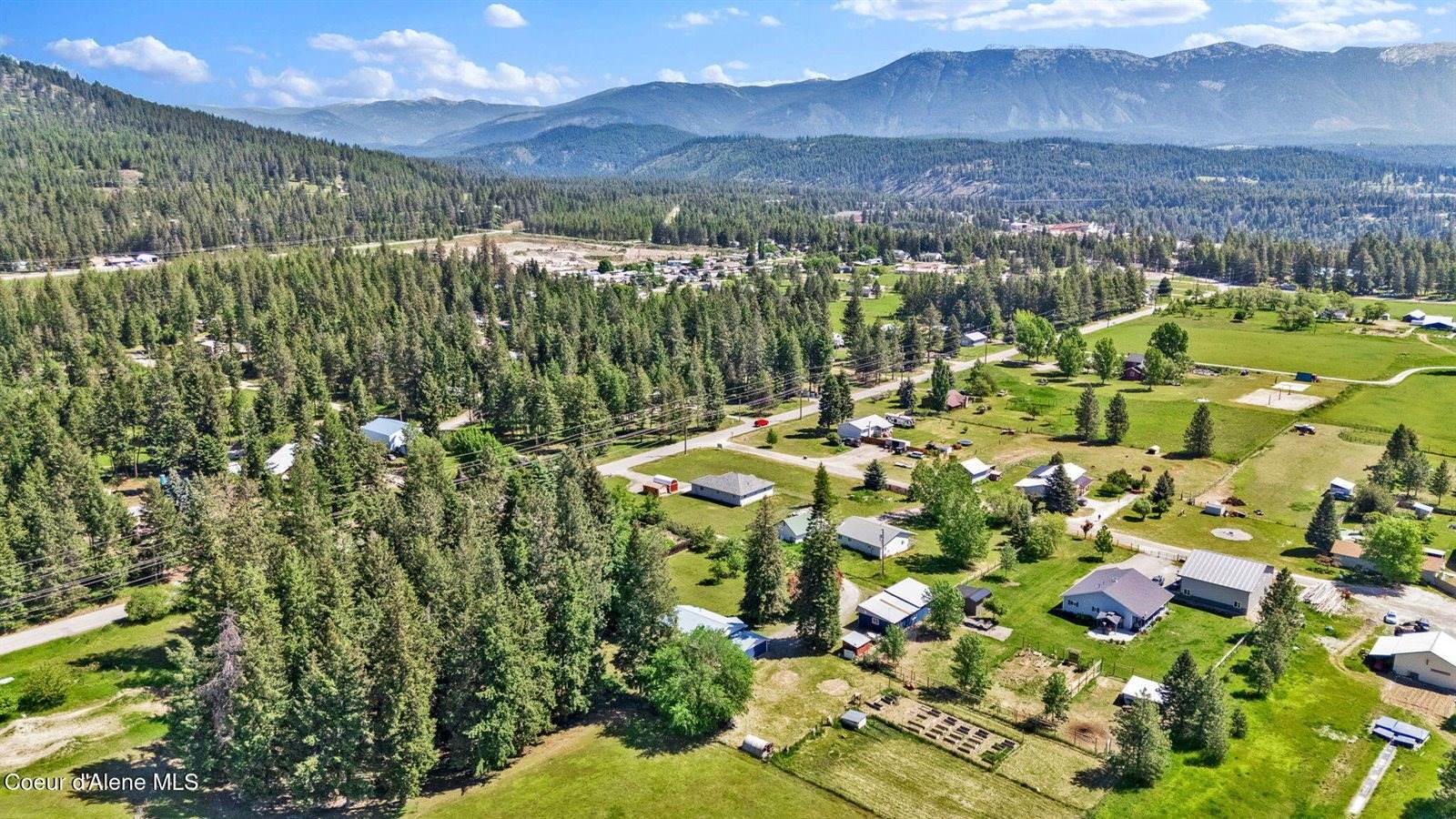 2114 Roosevelt Road, Moyie Springs, ID 83845