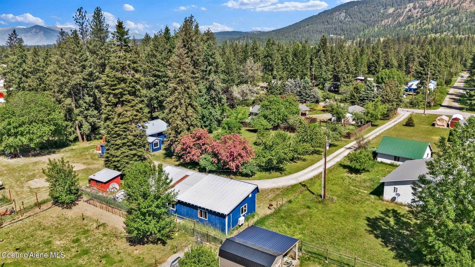 2114 Roosevelt Road, Moyie Springs, ID 83845