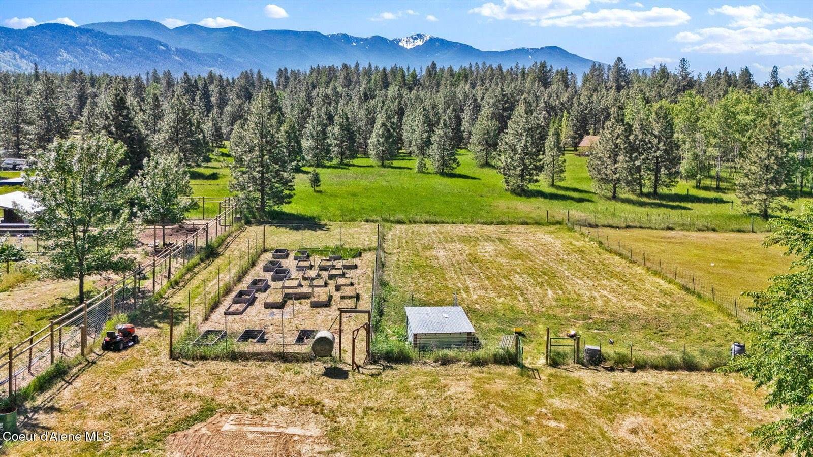 2114 Roosevelt Road, Moyie Springs, ID 83845