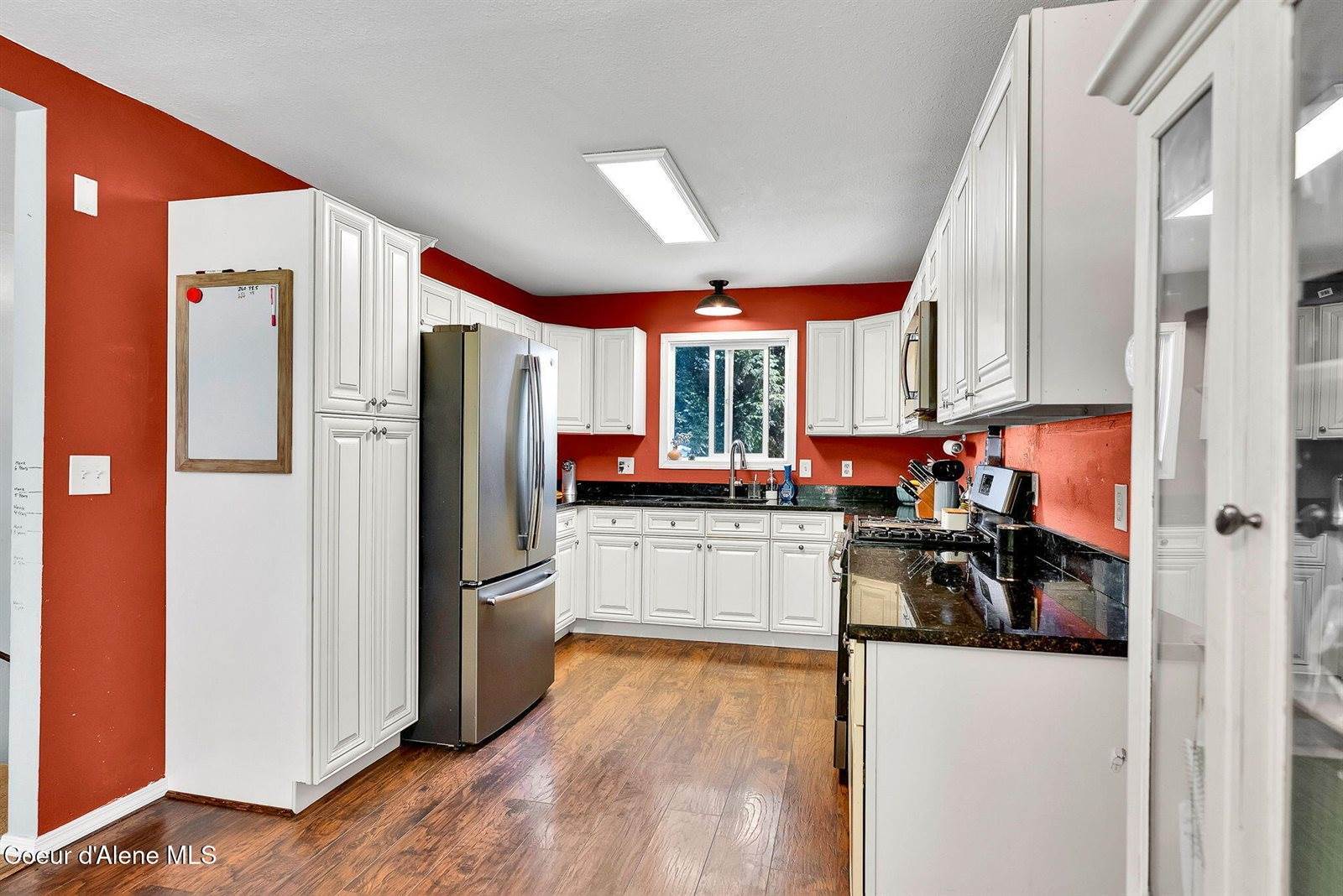 2114 Roosevelt Road, Moyie Springs, ID 83845