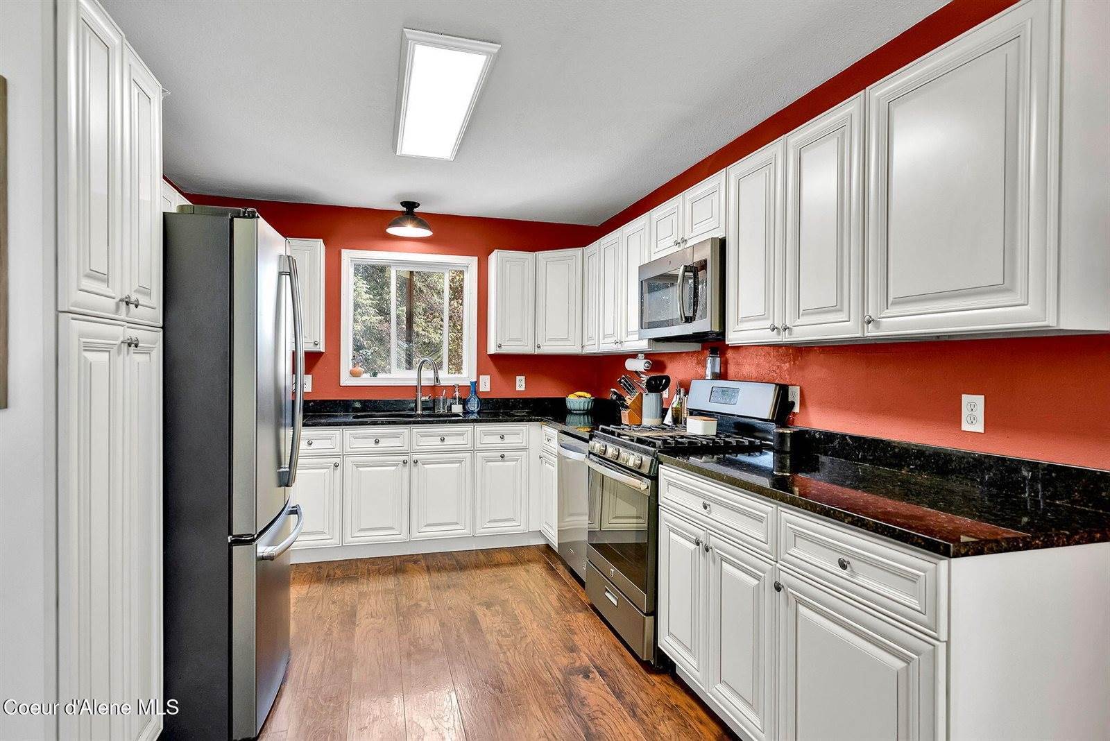 2114 Roosevelt Road, Moyie Springs, ID 83845