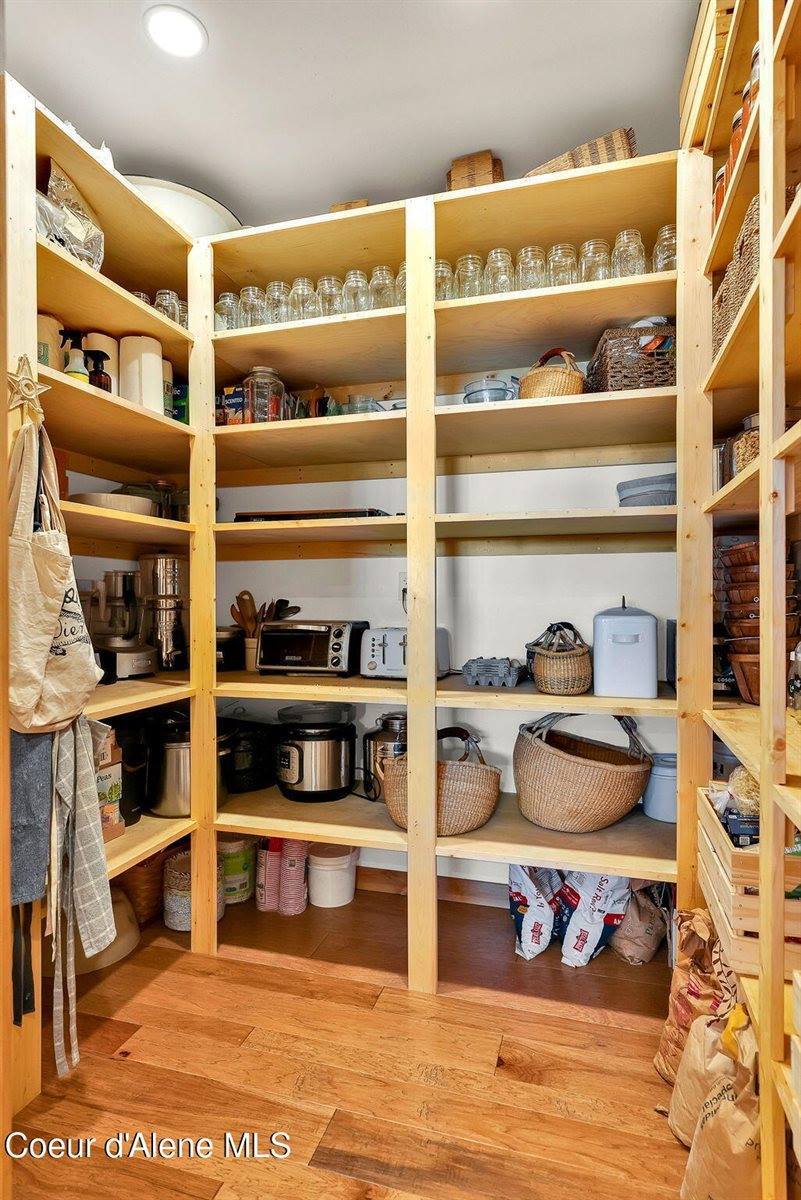 416 Fawn Ln, Bonners Ferry, ID 83805