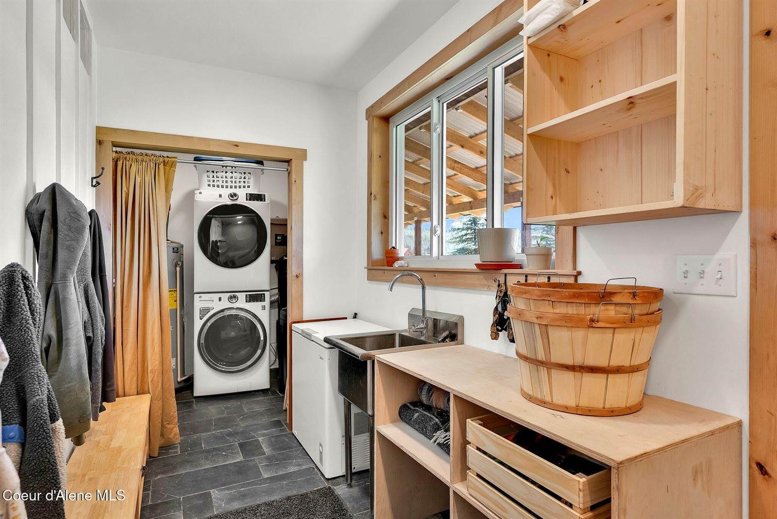 416 Fawn Ln, Bonners Ferry, ID 83805