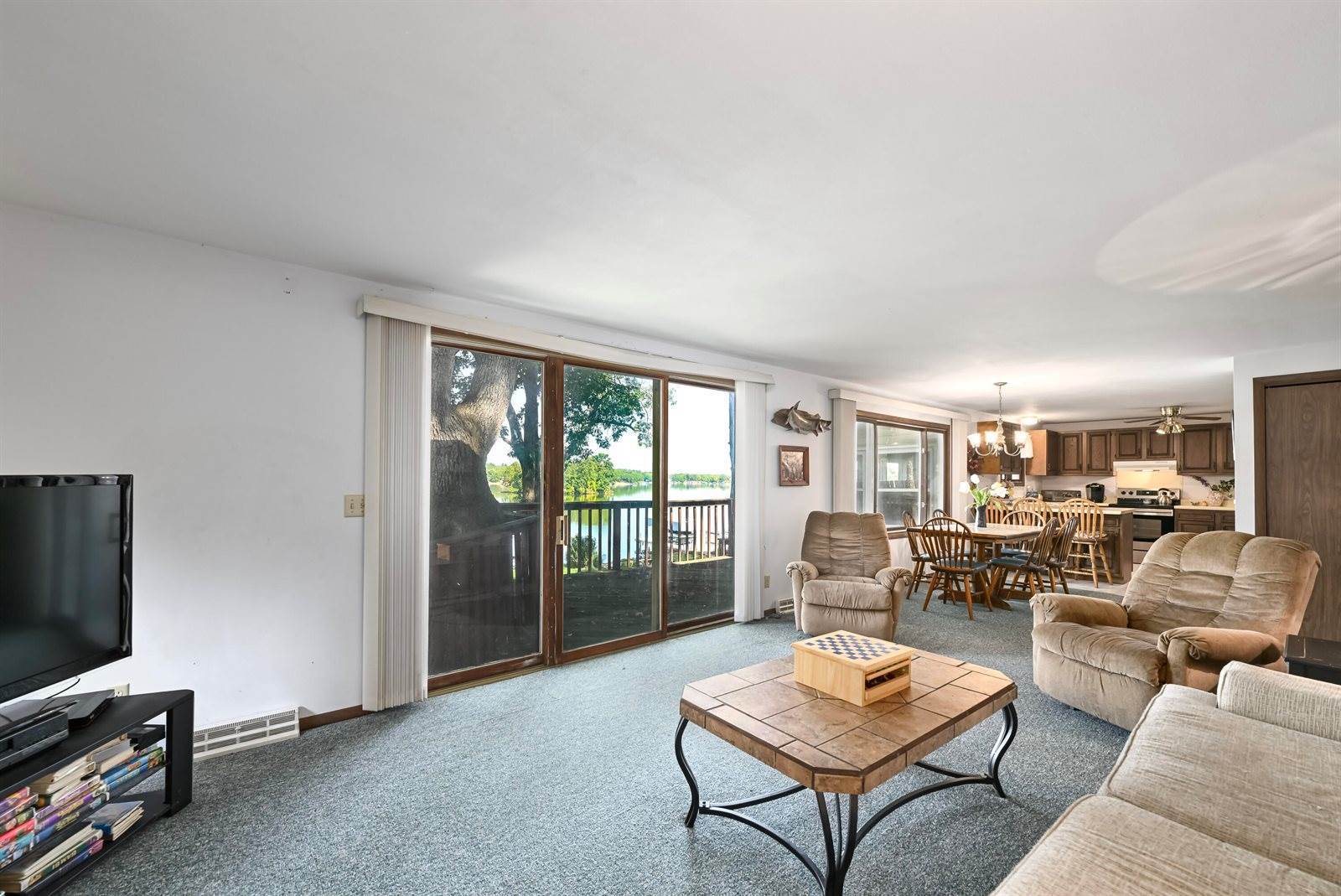 N7049 Oakwood Rd, Whitewater, WI 53190