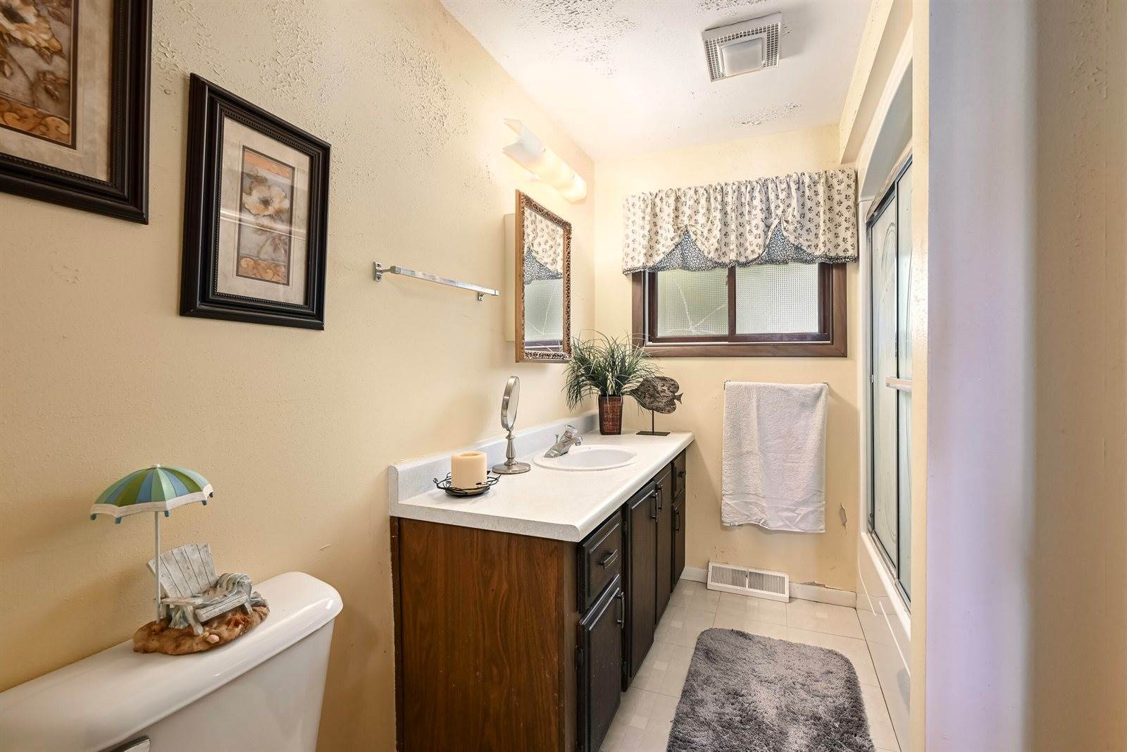 N7049 Oakwood Rd, Whitewater, WI 53190