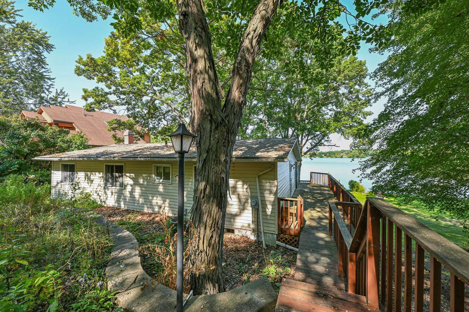 N7049 Oakwood Rd, Whitewater, WI 53190