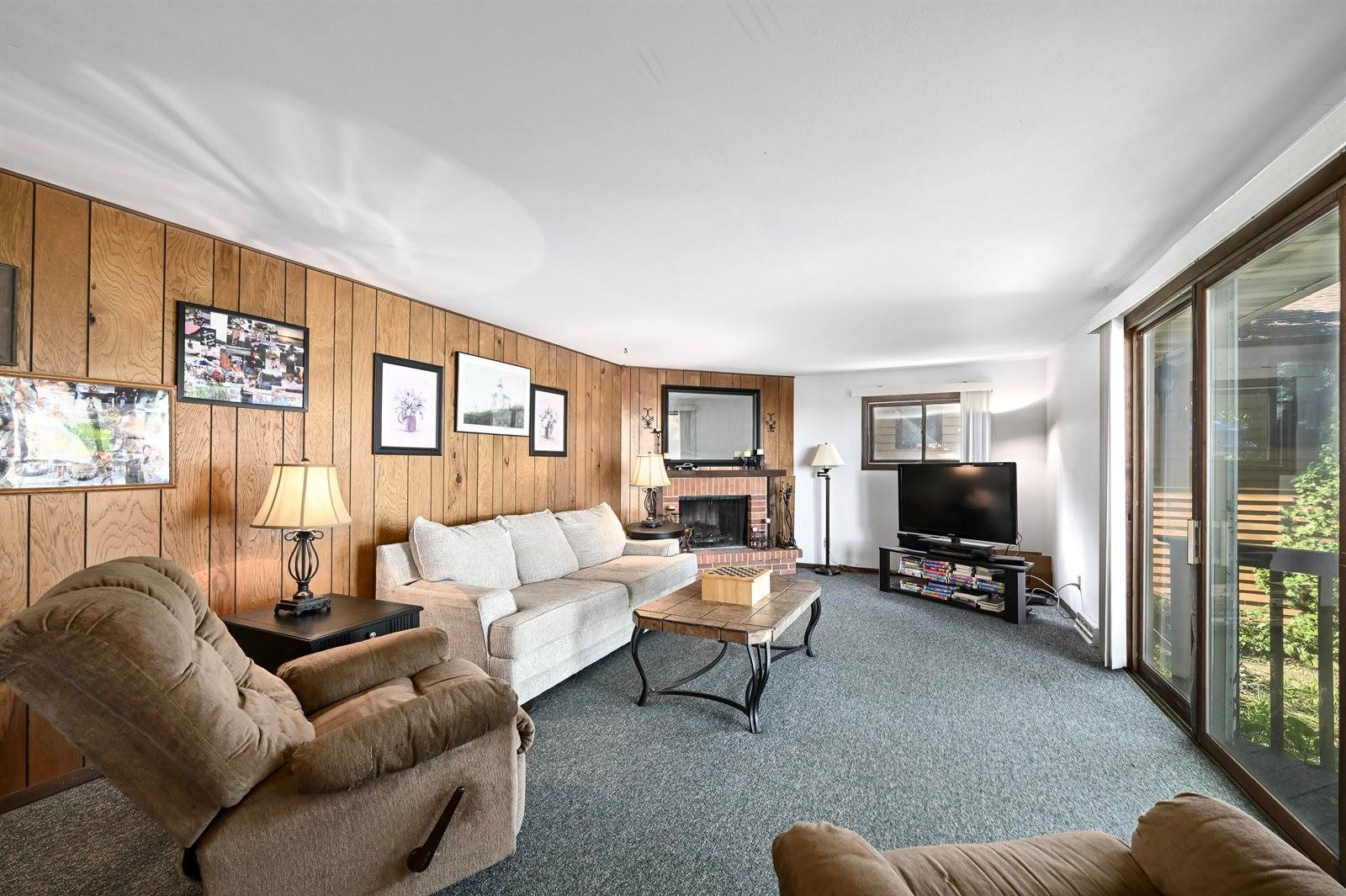 N7049 Oakwood Rd, Whitewater, WI 53190