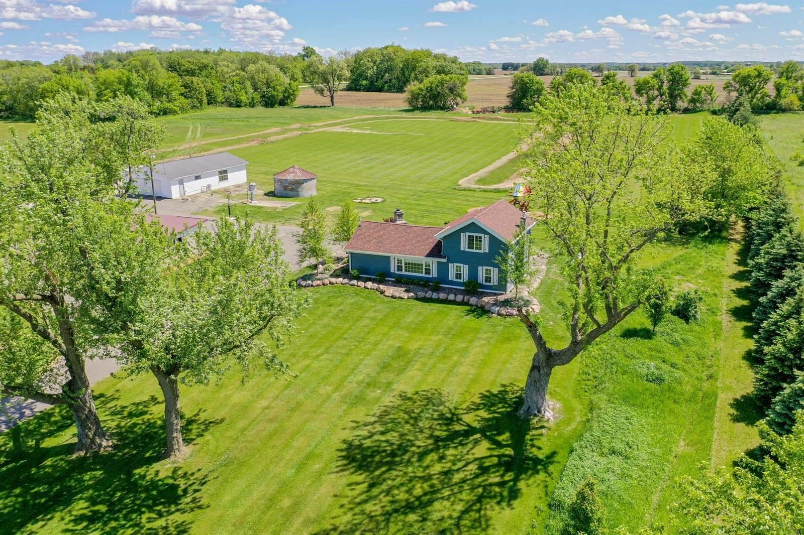 9440 E State Road 59, Milton, WI 53563