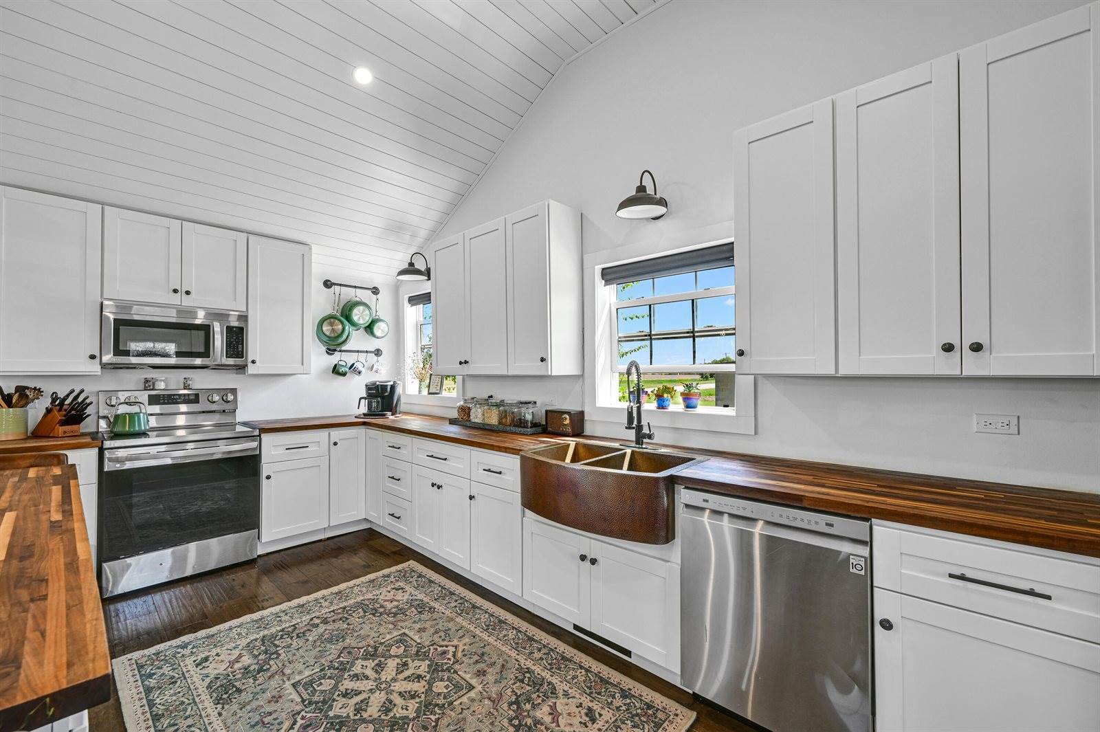 9440 E State Road 59, Milton, WI 53563