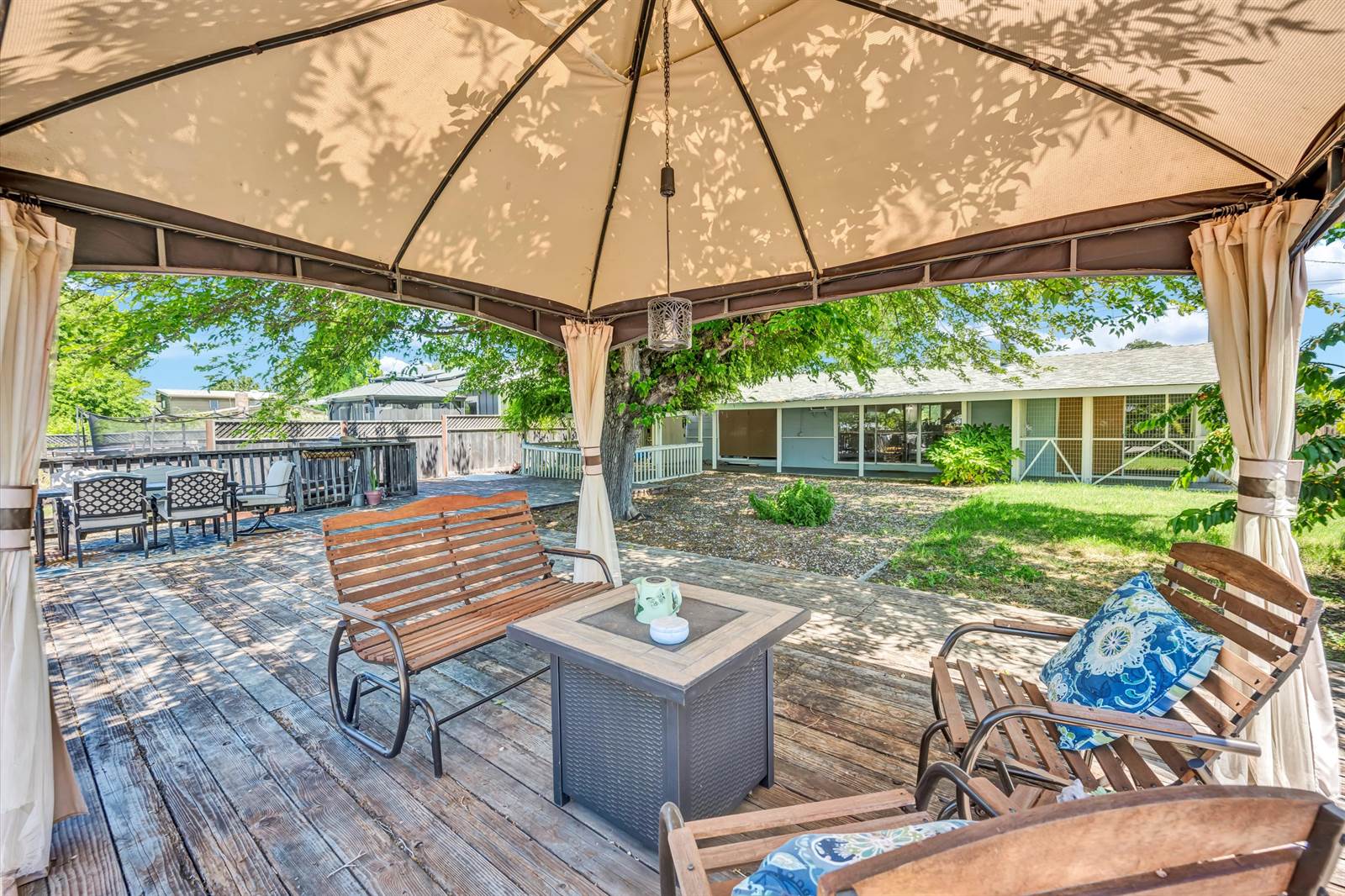 2715 Clipper Lane, Lakeport, CA 95453