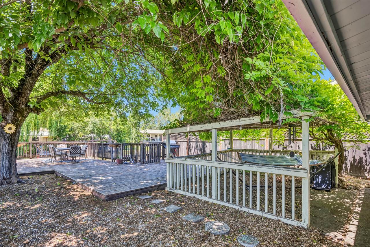 2715 Clipper Lane, Lakeport, CA 95453