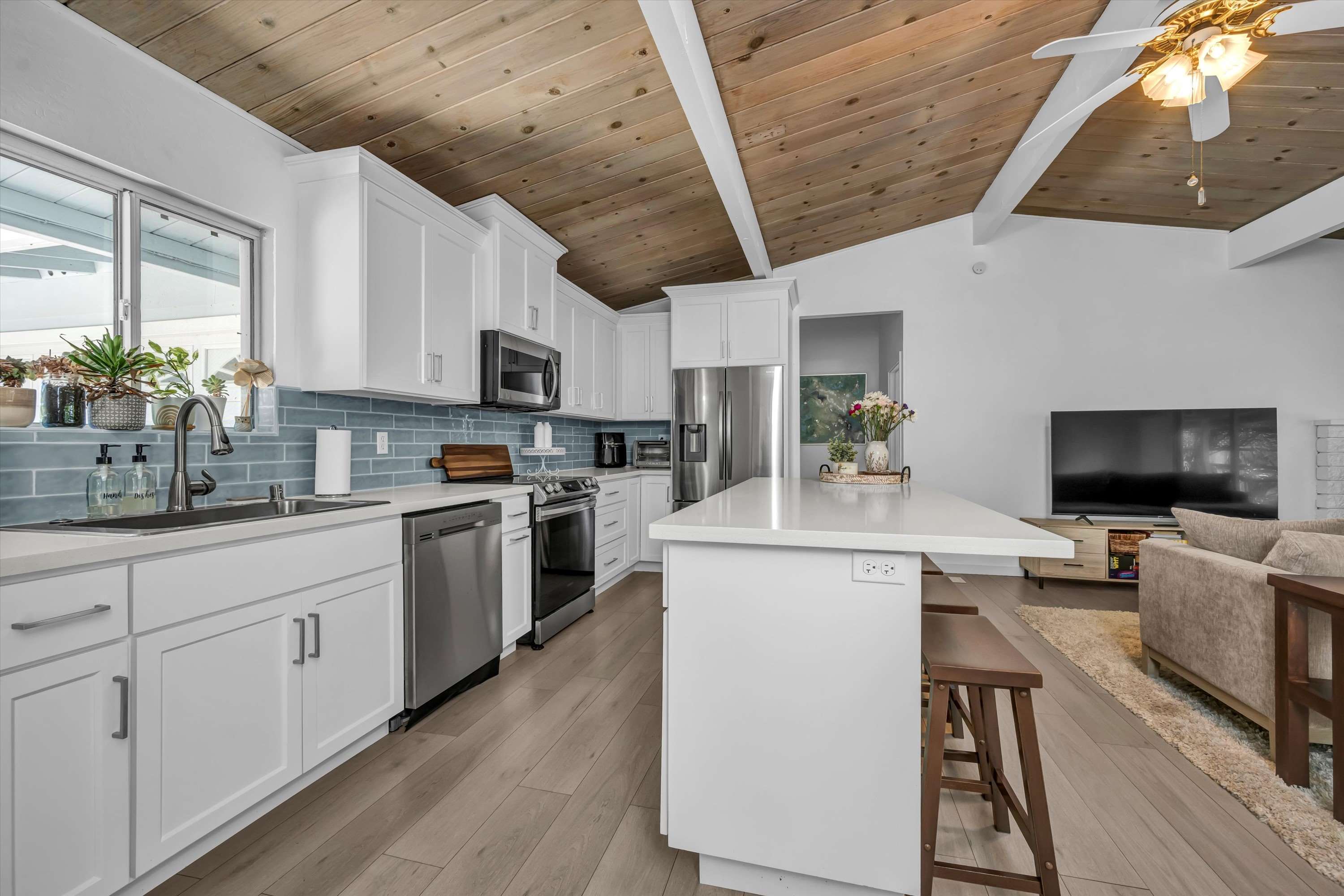 2715 Clipper Lane, Lakeport, CA 95453