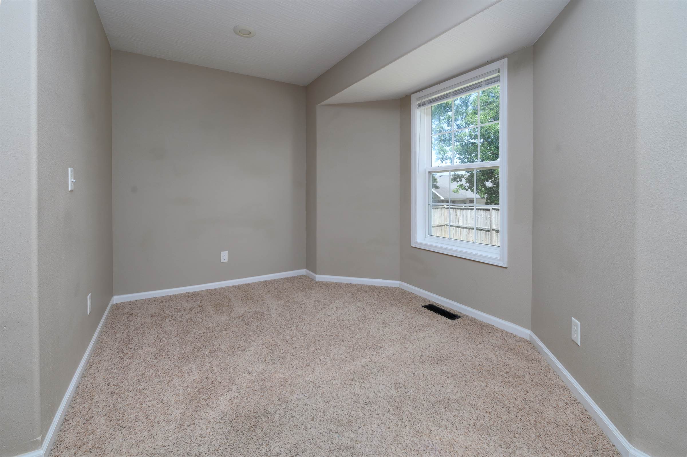 128 Mesa Dr, Waynesville, MO 65583