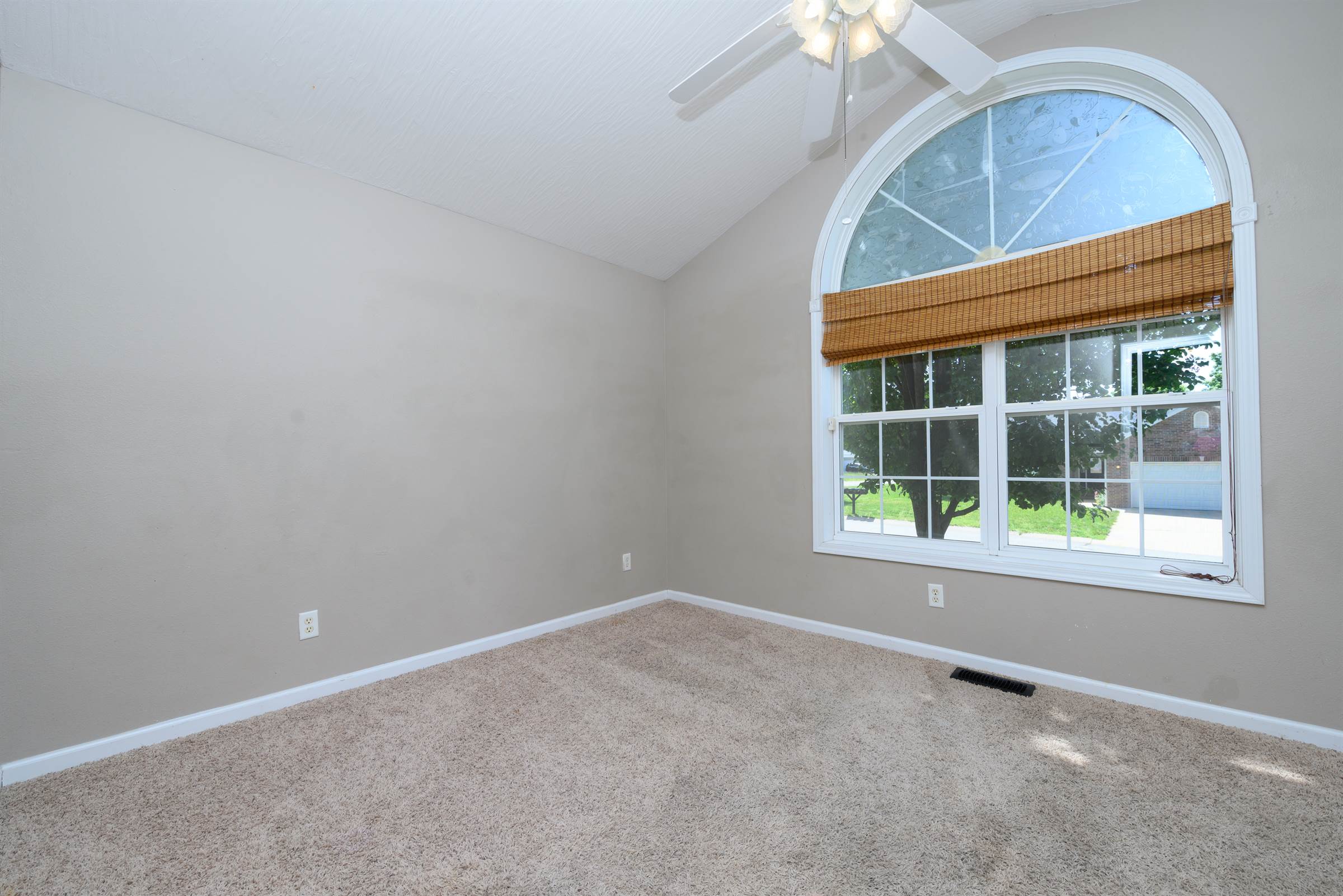 128 Mesa Dr, Waynesville, MO 65583