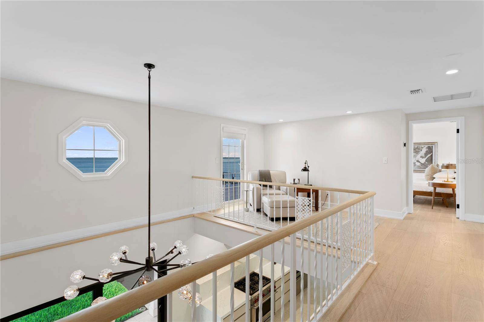 218 Colony Point Road South, Saint Petersburg, FL 33705