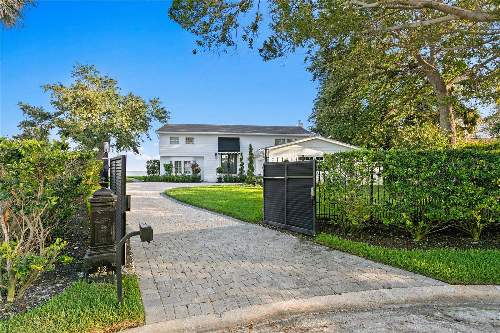 218 Colony Point Road South, Saint Petersburg, FL 33705