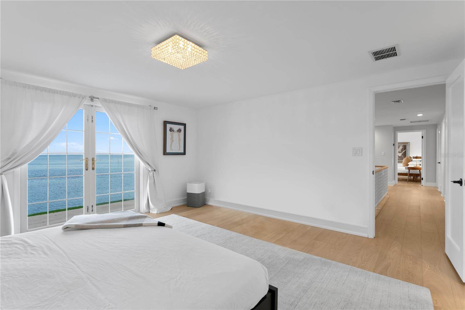 218 Colony Point Road South, Saint Petersburg, FL 33705