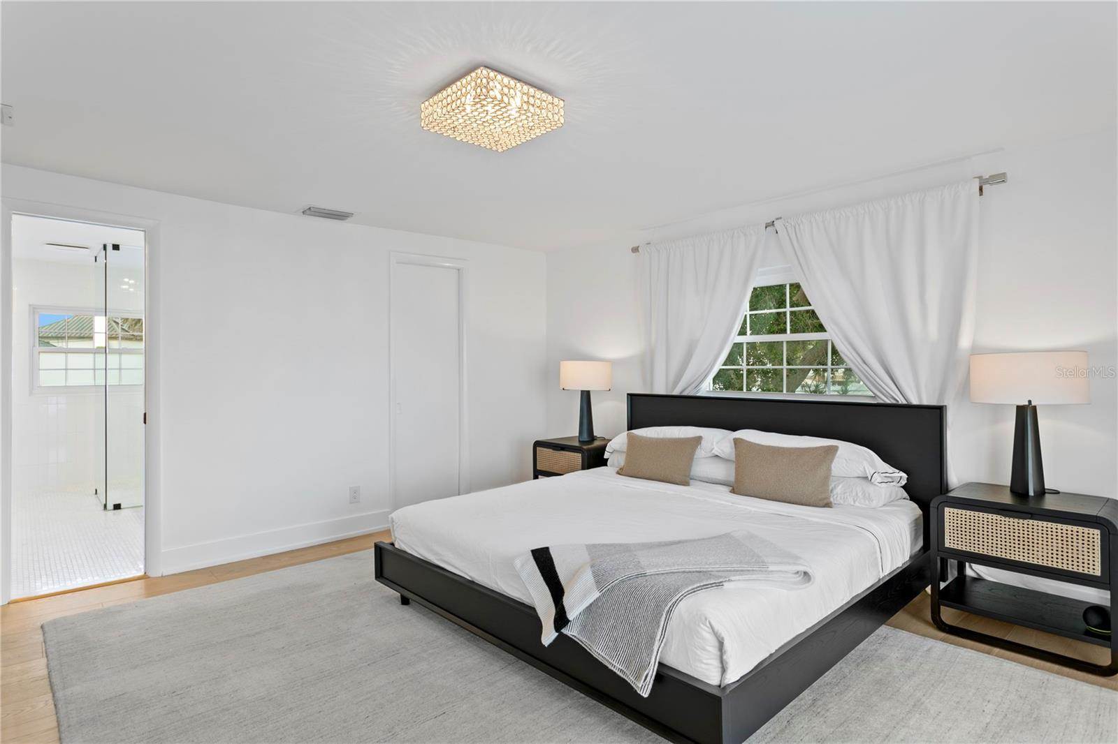 218 Colony Point Road South, Saint Petersburg, FL 33705