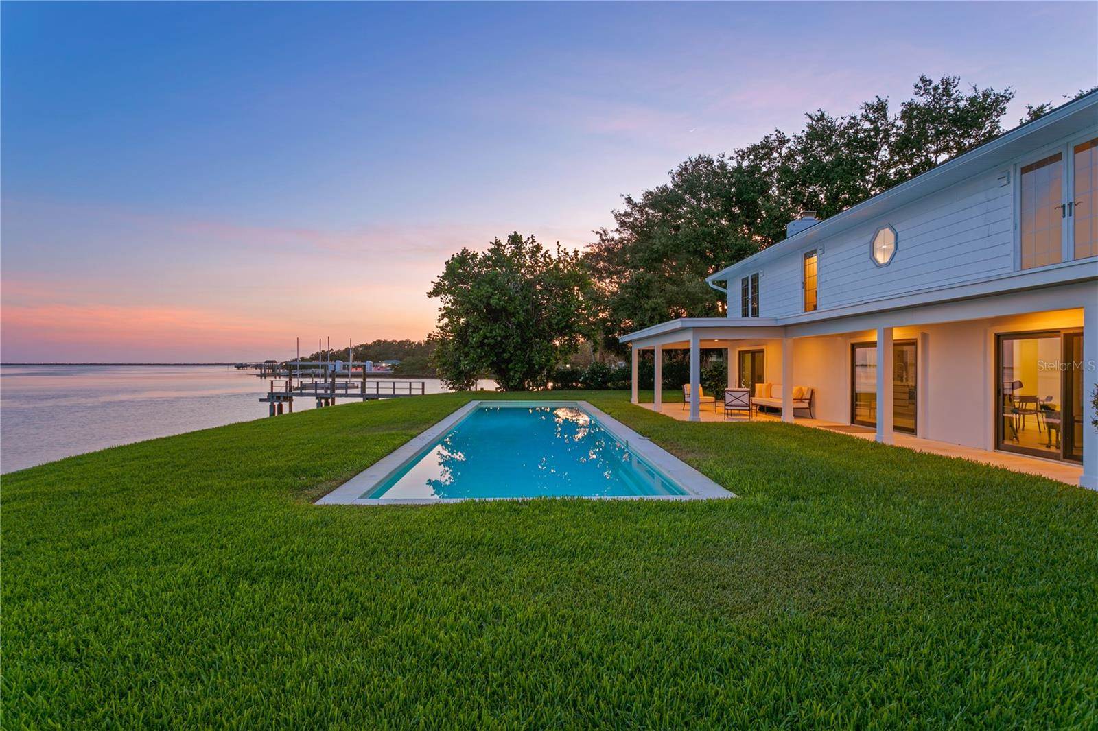 218 Colony Point Road South, Saint Petersburg, FL 33705