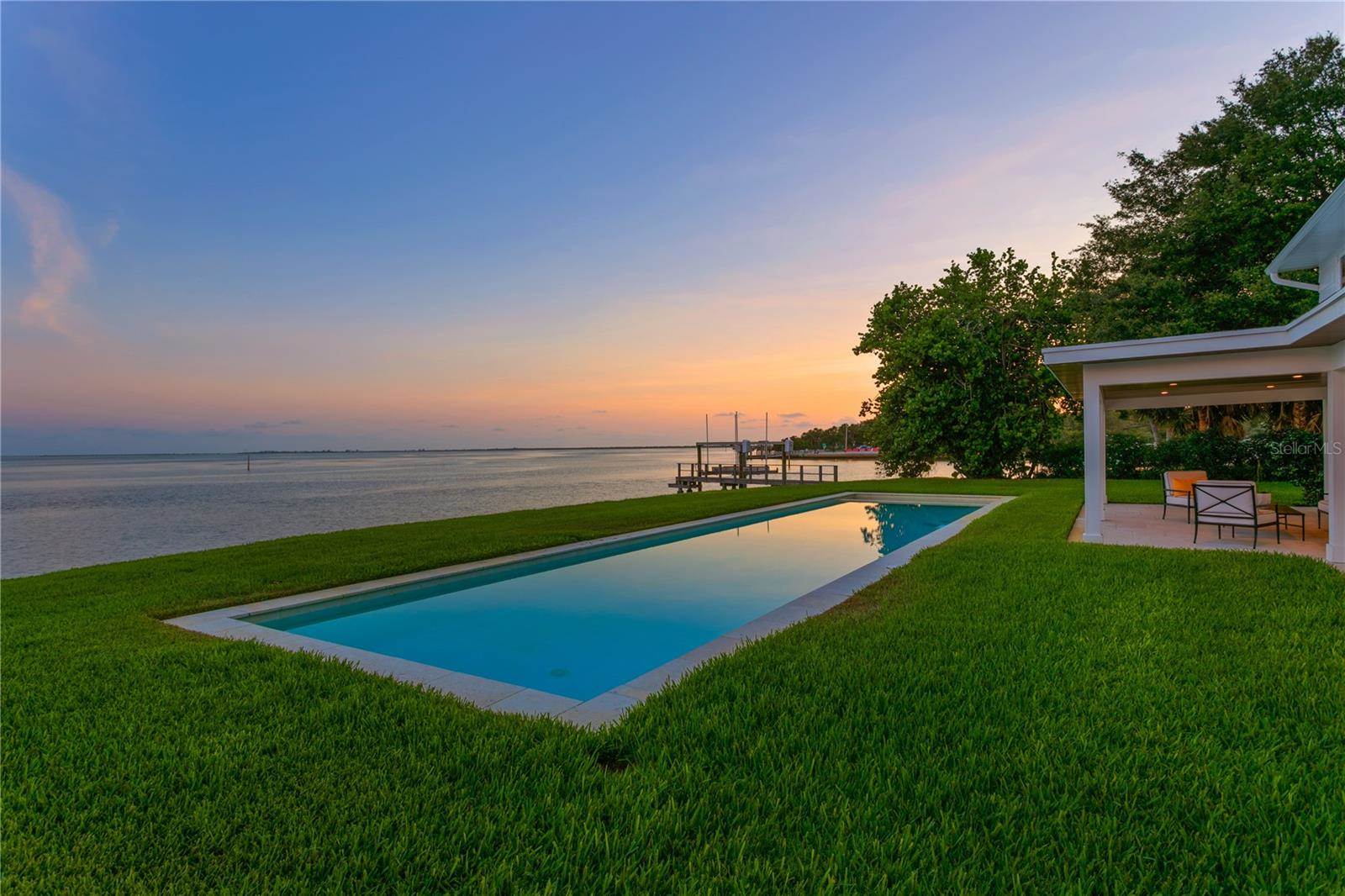 218 Colony Point Road South, Saint Petersburg, FL 33705