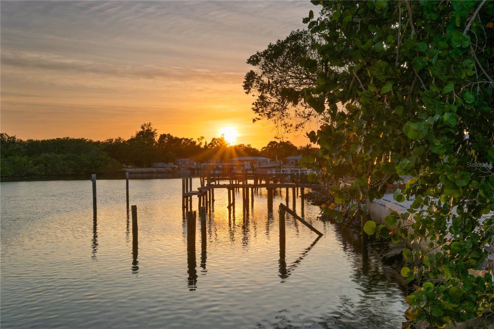 218 Colony Point Road South, Saint Petersburg, FL 33705