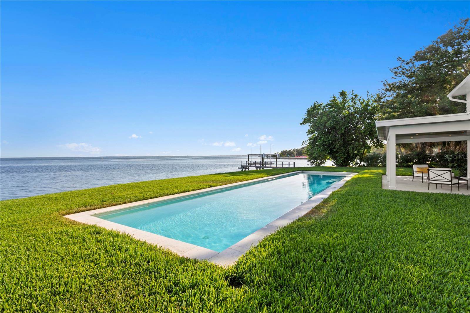 218 Colony Point Road South, Saint Petersburg, FL 33705