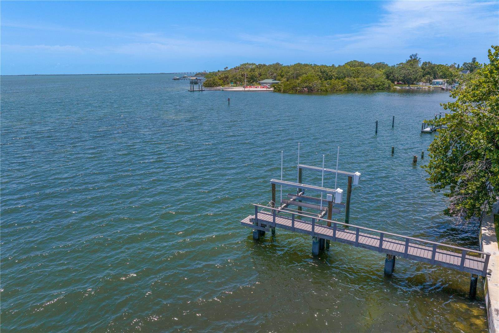 218 Colony Point Road South, Saint Petersburg, FL 33705