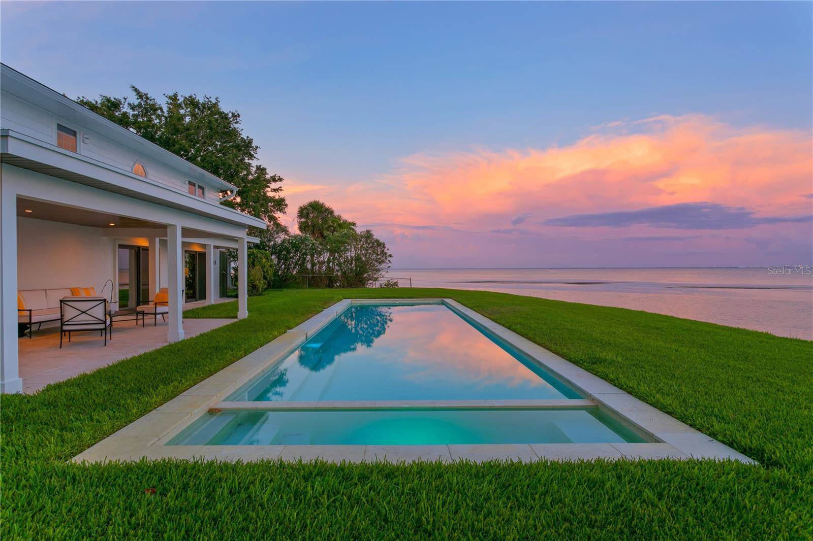 218 Colony Point Road South, Saint Petersburg, FL 33705