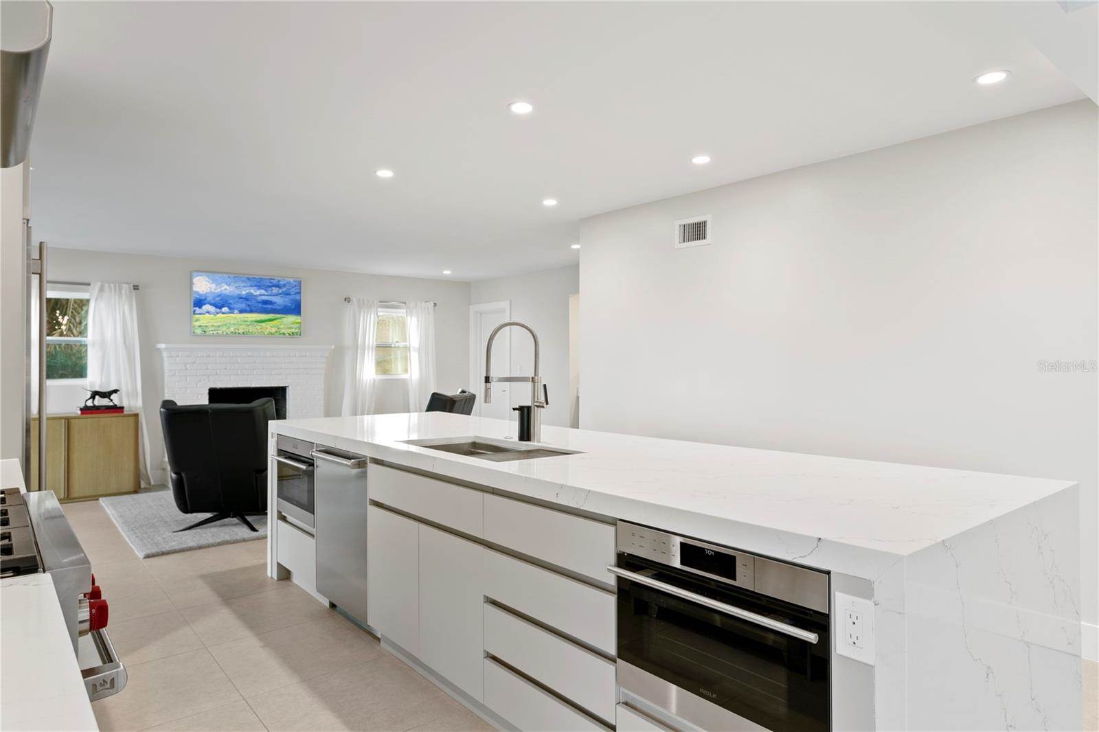 218 Colony Point Road South, Saint Petersburg, FL 33705