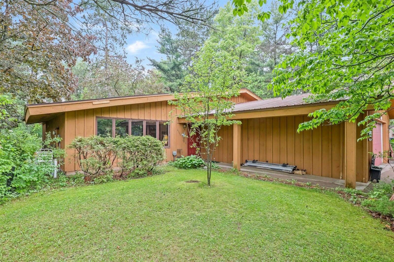 2720 Parkway Court, Wisconsin Rapids, WI 54494