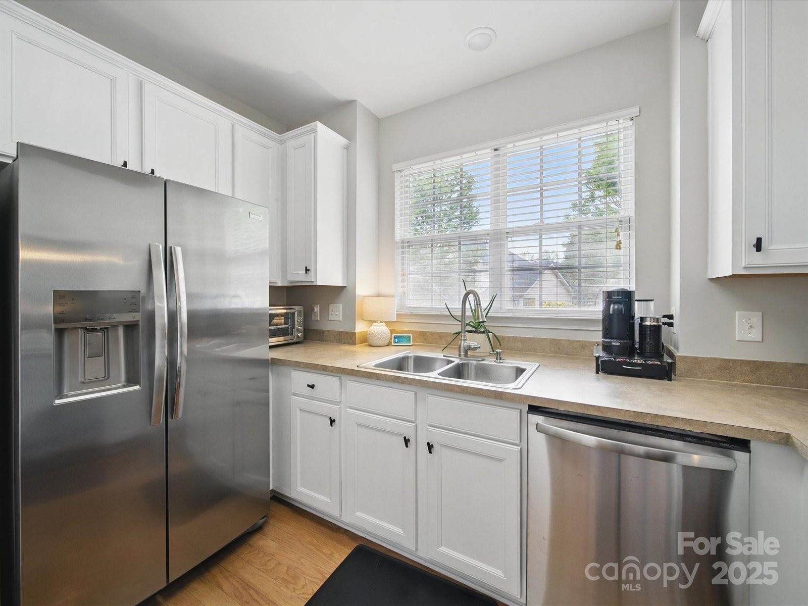 1061 Woodglen Lane, Matthews, NC 28104