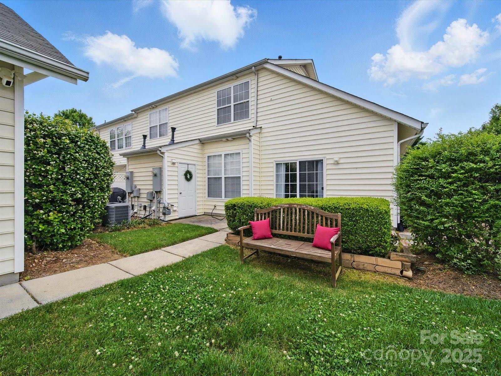 1061 Woodglen Lane, Matthews, NC 28104