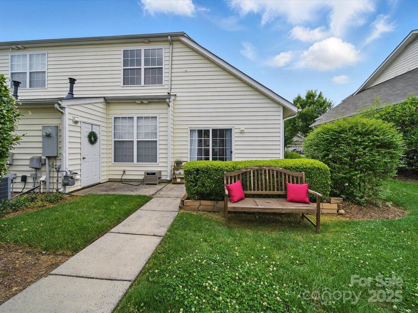 1061 Woodglen Lane, Matthews, NC 28104