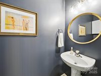 1061 Woodglen Lane, Matthews, NC 28104