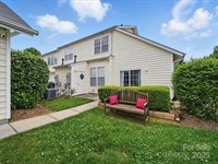 1061 Woodglen Lane, Matthews, NC 28104