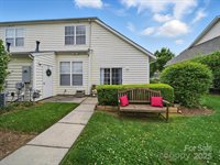 1061 Woodglen Lane, Matthews, NC 28104