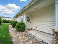 1061 Woodglen Lane, Matthews, NC 28104