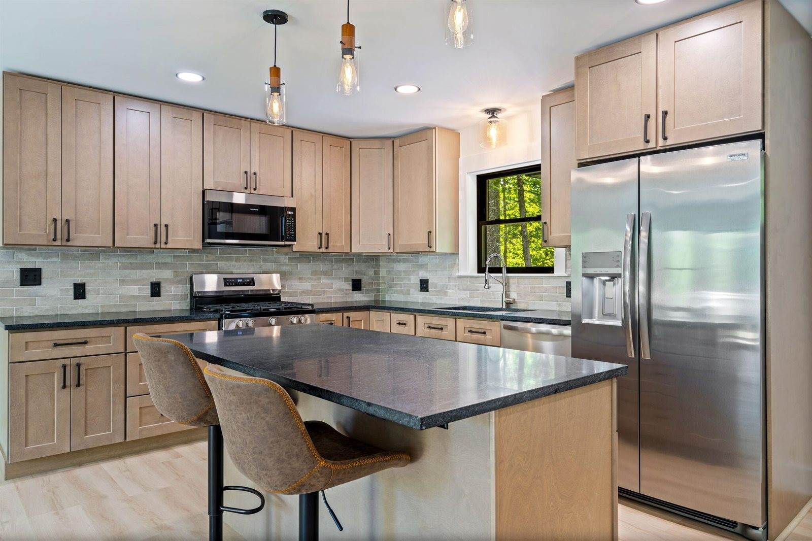 734 Main Road, Charleston, ME 04422