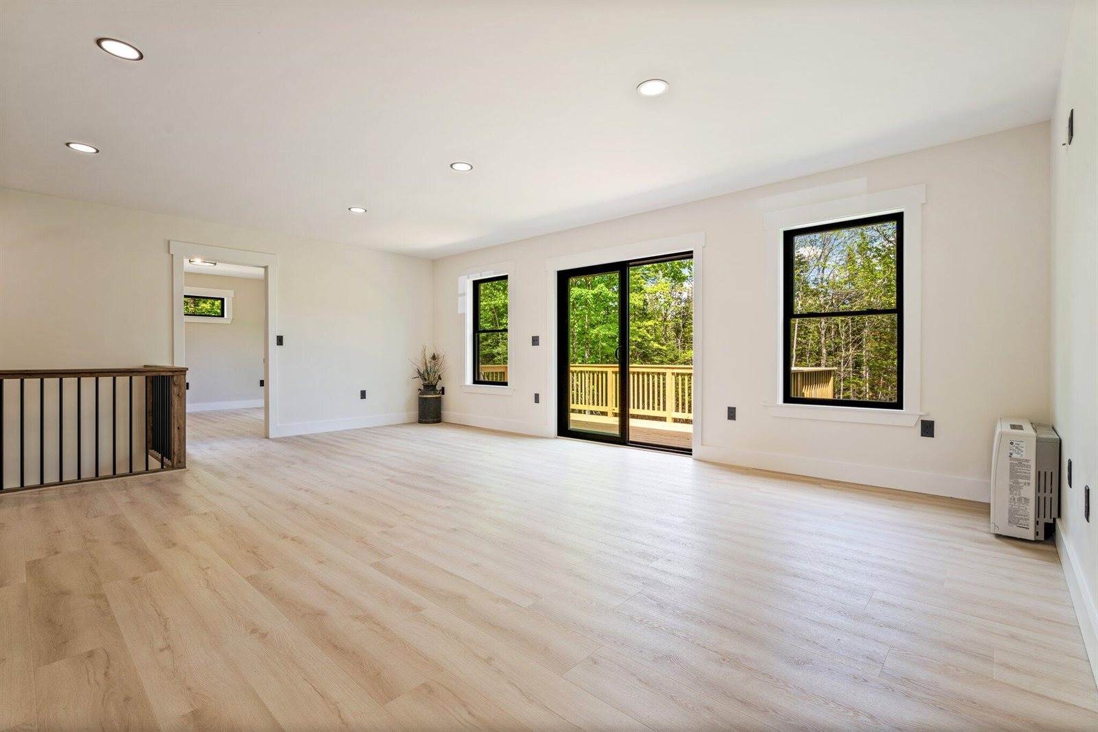 734 Main Road, Charleston, ME 04422