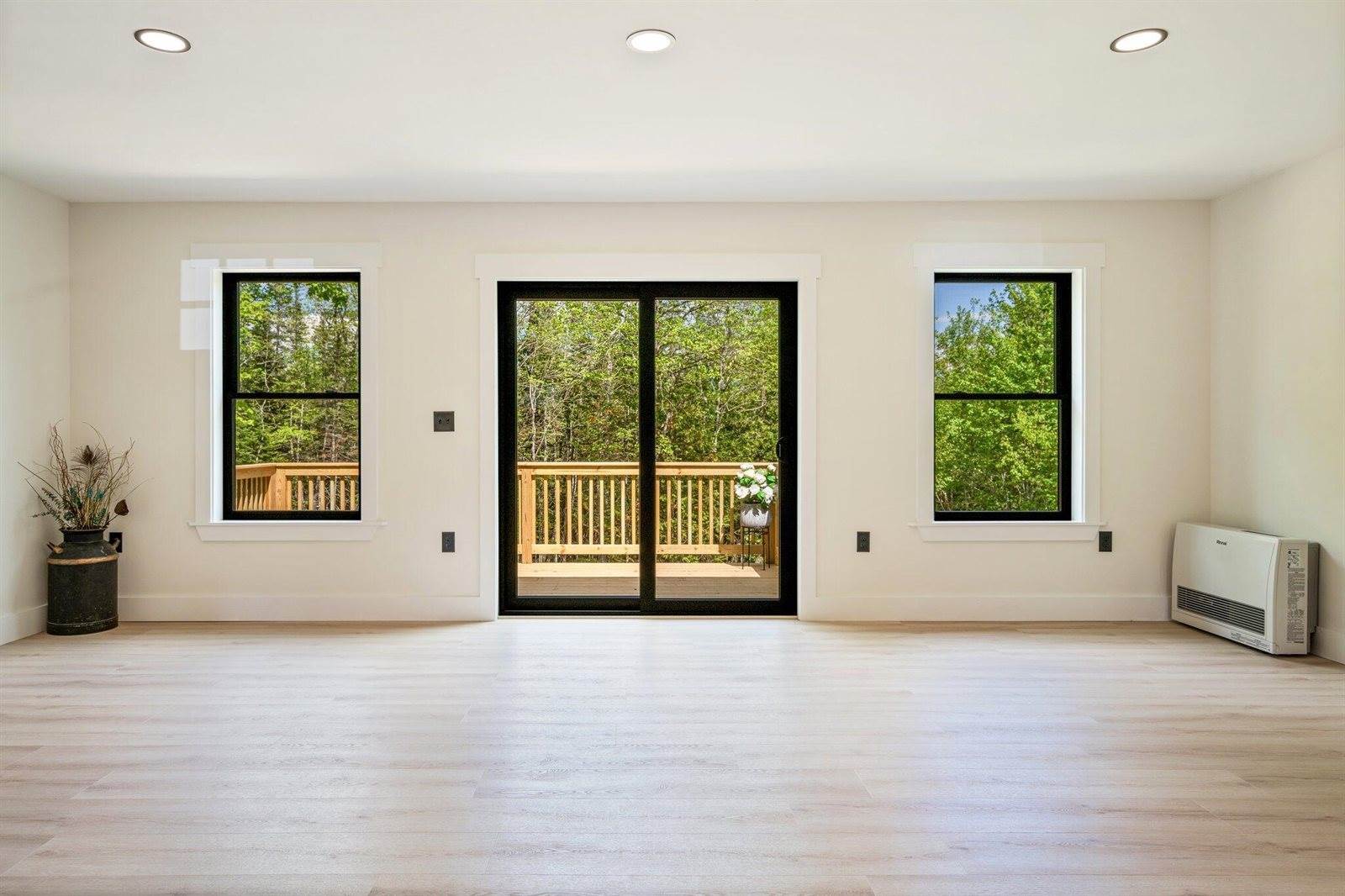 734 Main Road, Charleston, ME 04422