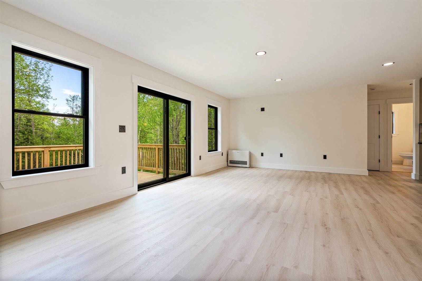 734 Main Road, Charleston, ME 04422