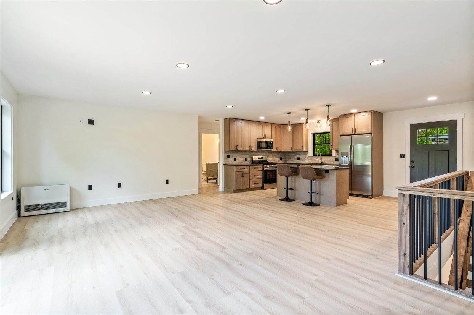 734 Main Road, Charleston, ME 04422