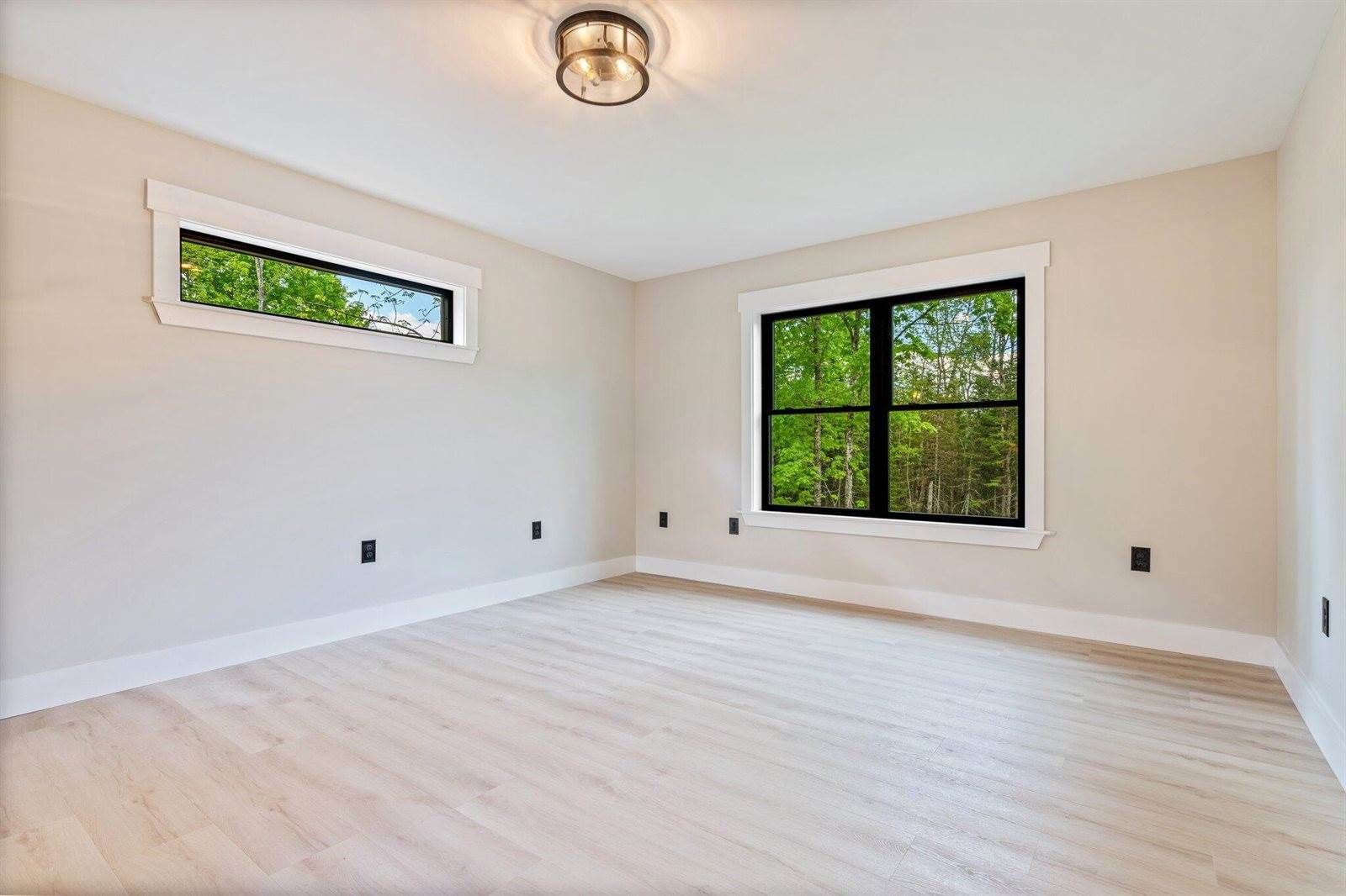 734 Main Road, Charleston, ME 04422