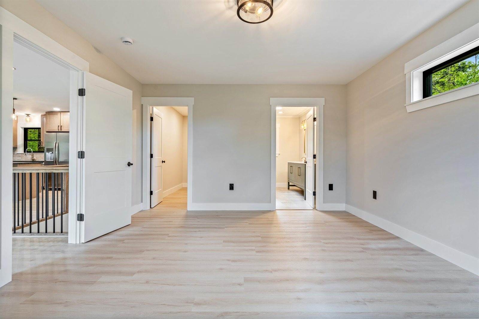 734 Main Road, Charleston, ME 04422