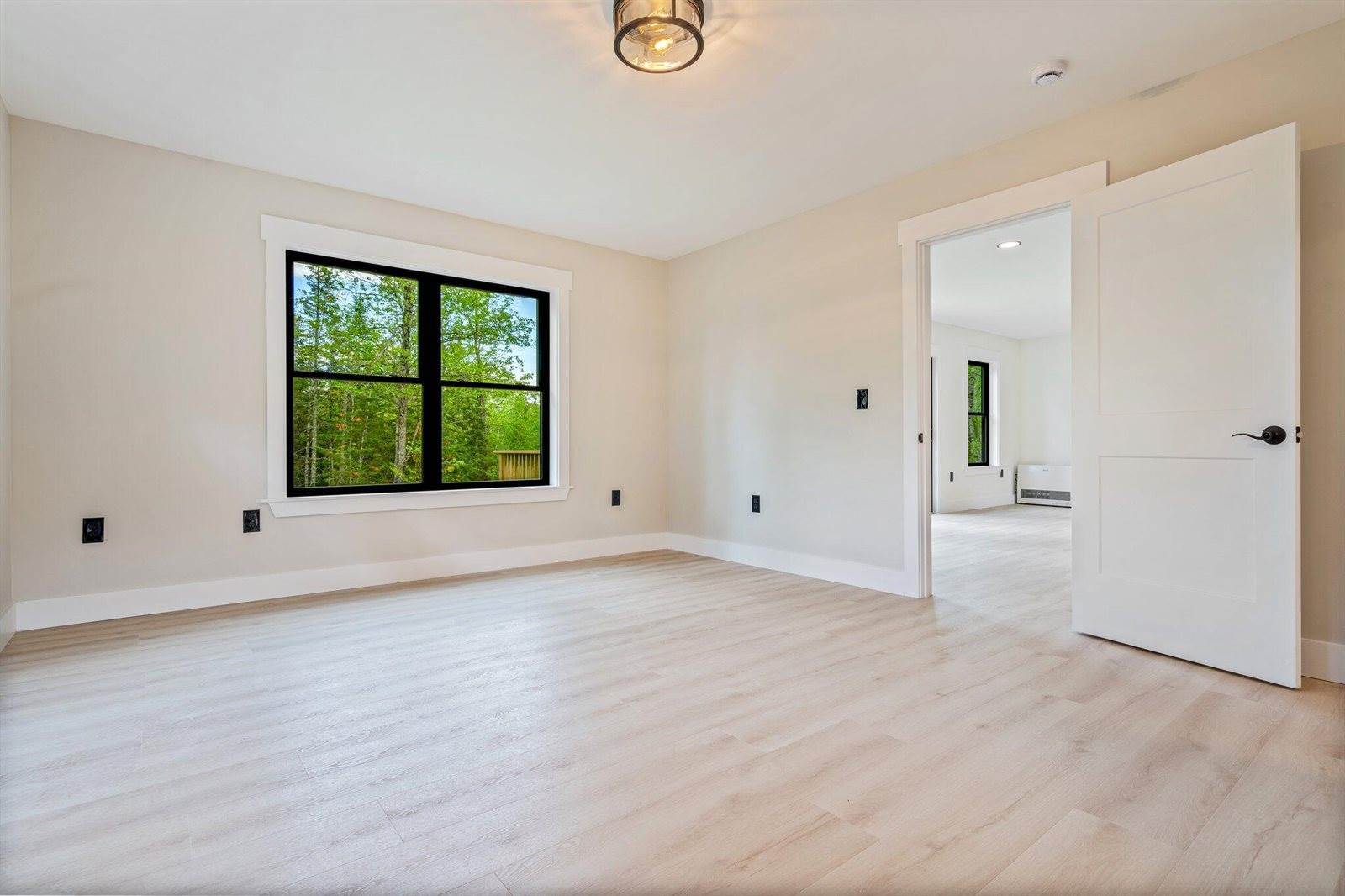 734 Main Road, Charleston, ME 04422