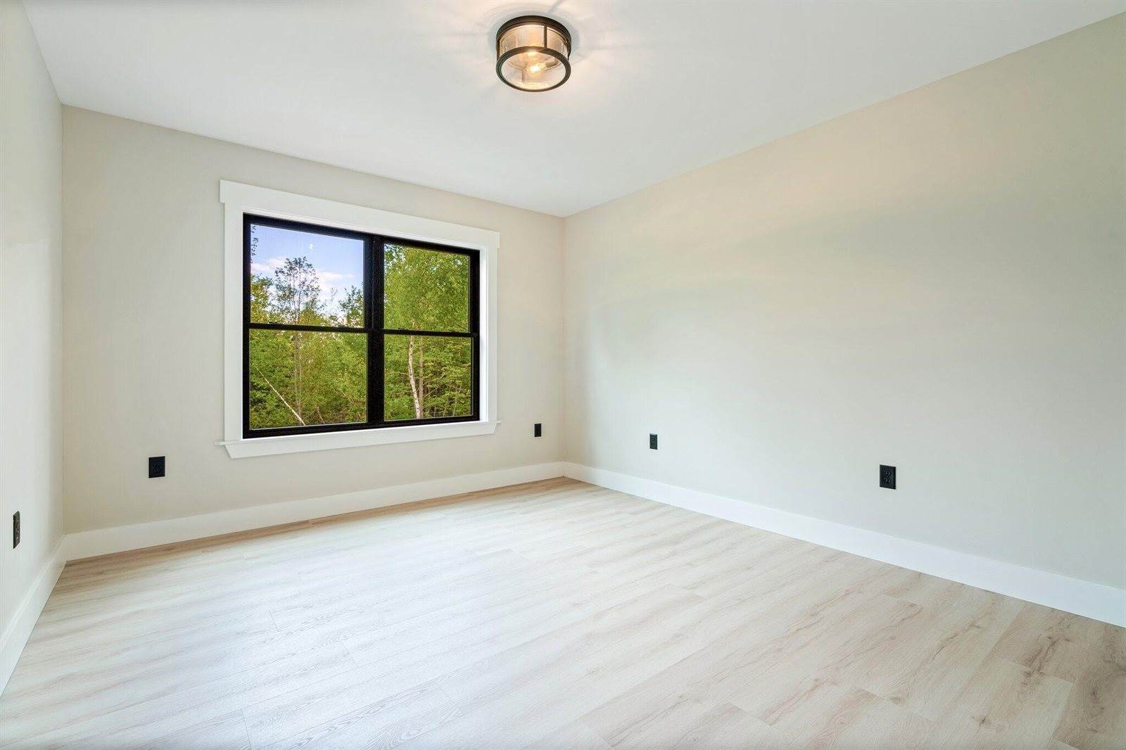 734 Main Road, Charleston, ME 04422