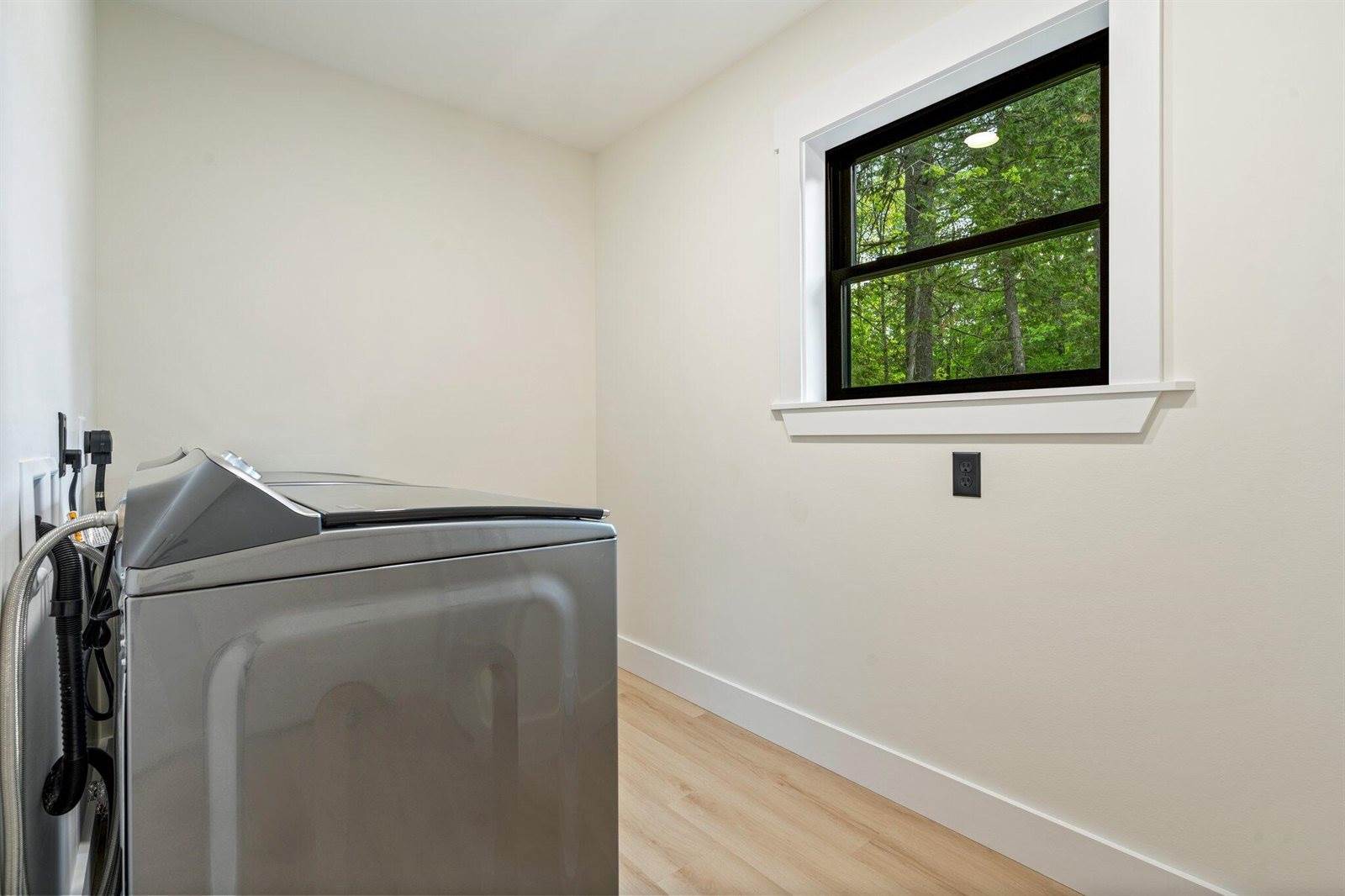 734 Main Road, Charleston, ME 04422