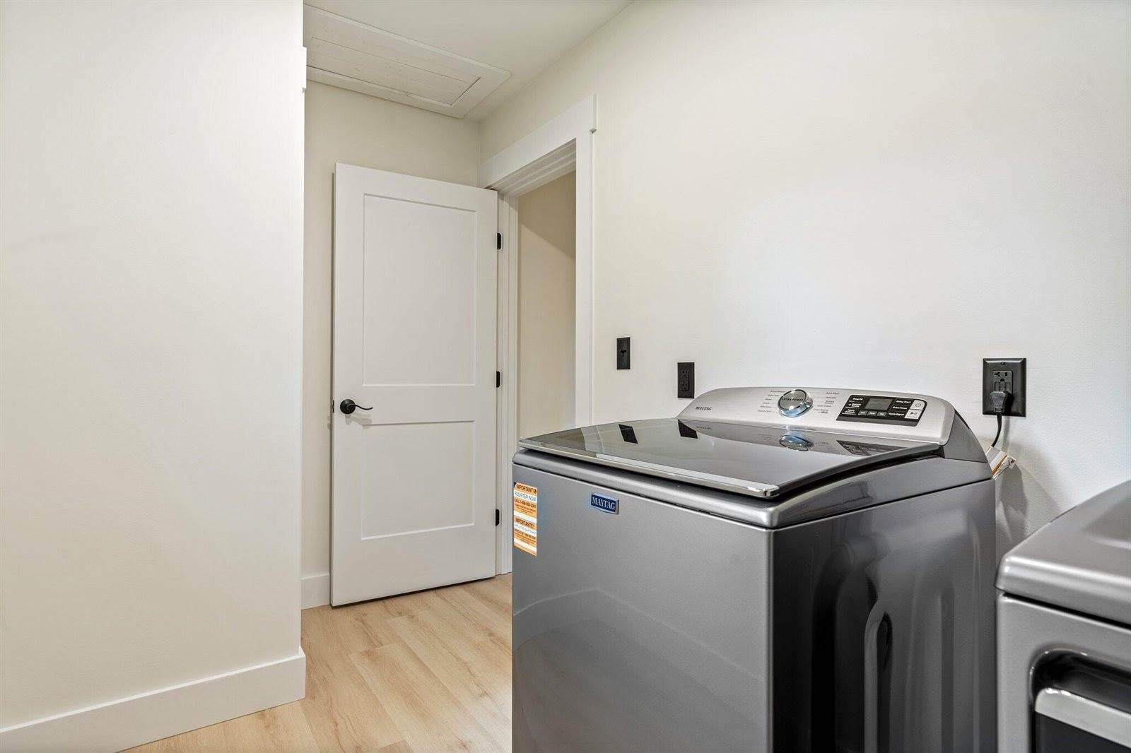 734 Main Road, Charleston, ME 04422