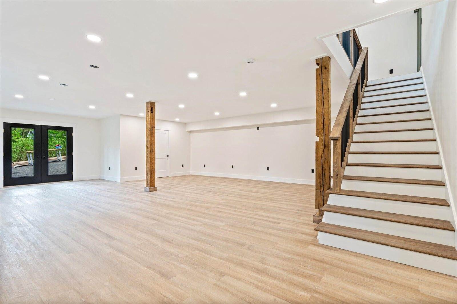 734 Main Road, Charleston, ME 04422